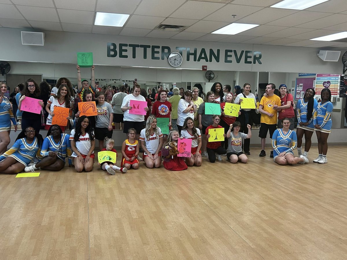 On Saturday, YMCA Challenger hosted a Chiefs Cheerleader Clinic for special needs individuals. Six GMS Cheerleaders assisted at the clinic! Our cheerleaders were supportive and kind! Let’s congratulate them on a job well done.#FutureReady #FutureStrong