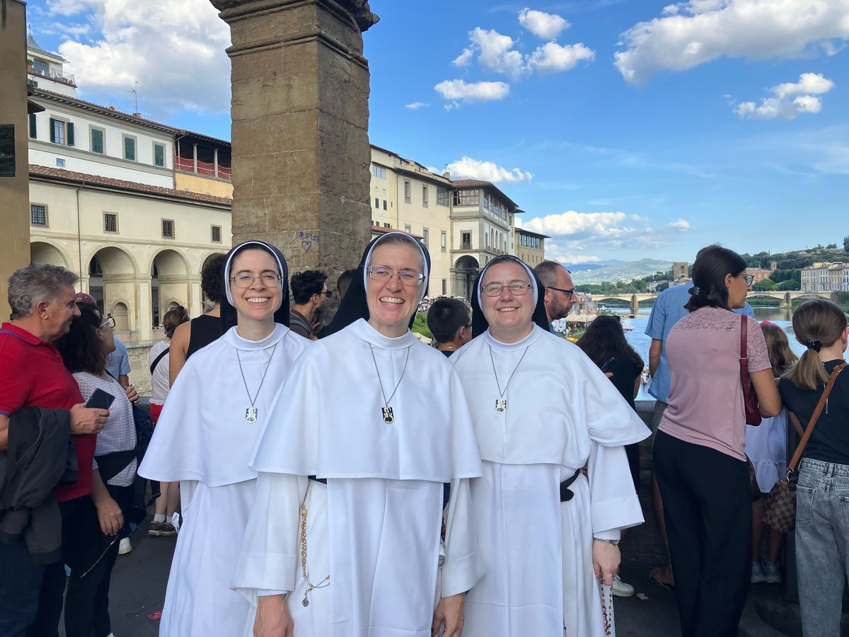 stthomashouston's tweet photo. 🙏✨ Historic moment in Rome!
Yesterday, Pope Leo XIV canonized Pier Giorgio Frassati & Carlo Acutis.
UST’s Sr. Maria Frassati Jakupcak, OP, PhD was there to celebrate her patron saint — with gelato, Dante, and UST grads.
#USTHouston #Canonization #Frassati https://t.co/Sw5qF9ew2b