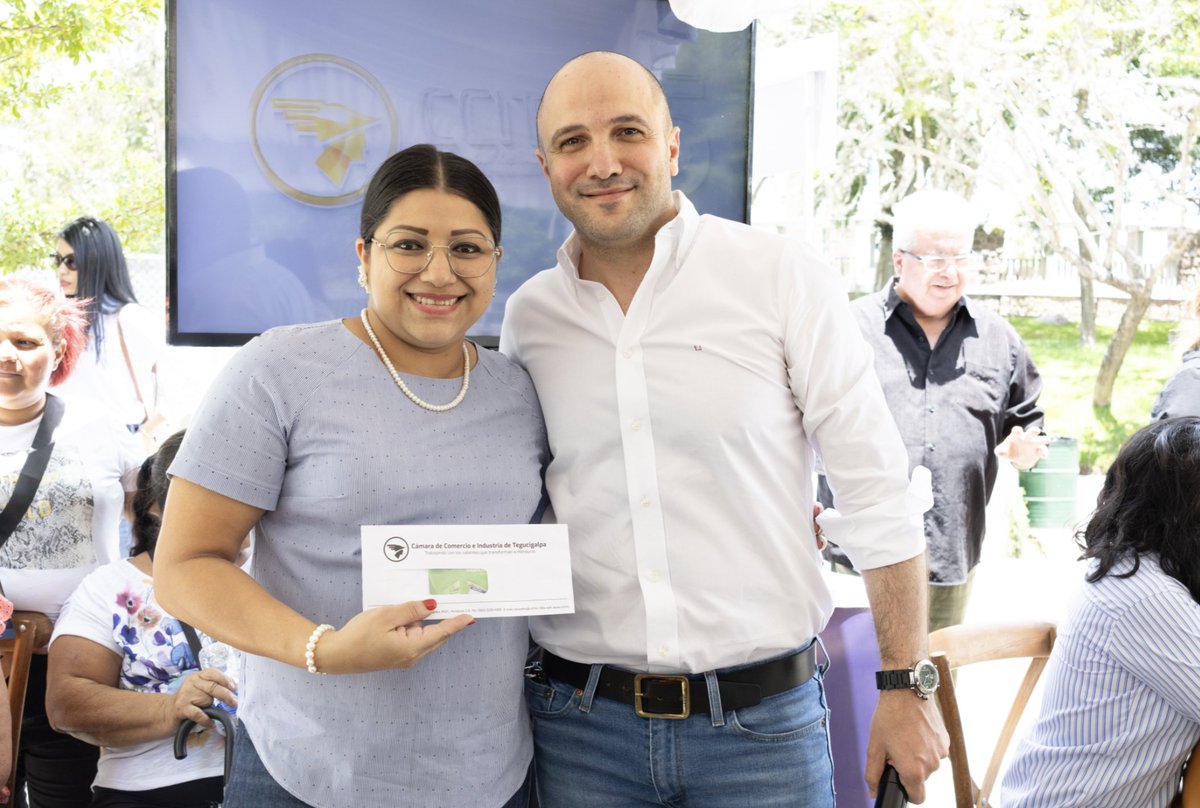 ¡Una mañana informativa y llena de oportunidades! 🙌🏻🌤️
Los colaboradores de CCIT compartieron información y brindaron apoyo a los capitalinos sobre cómo impulsar sus negocios, además de dar a conocer los beneficios y servicios disponibles para nuestros afiliados. La jornada