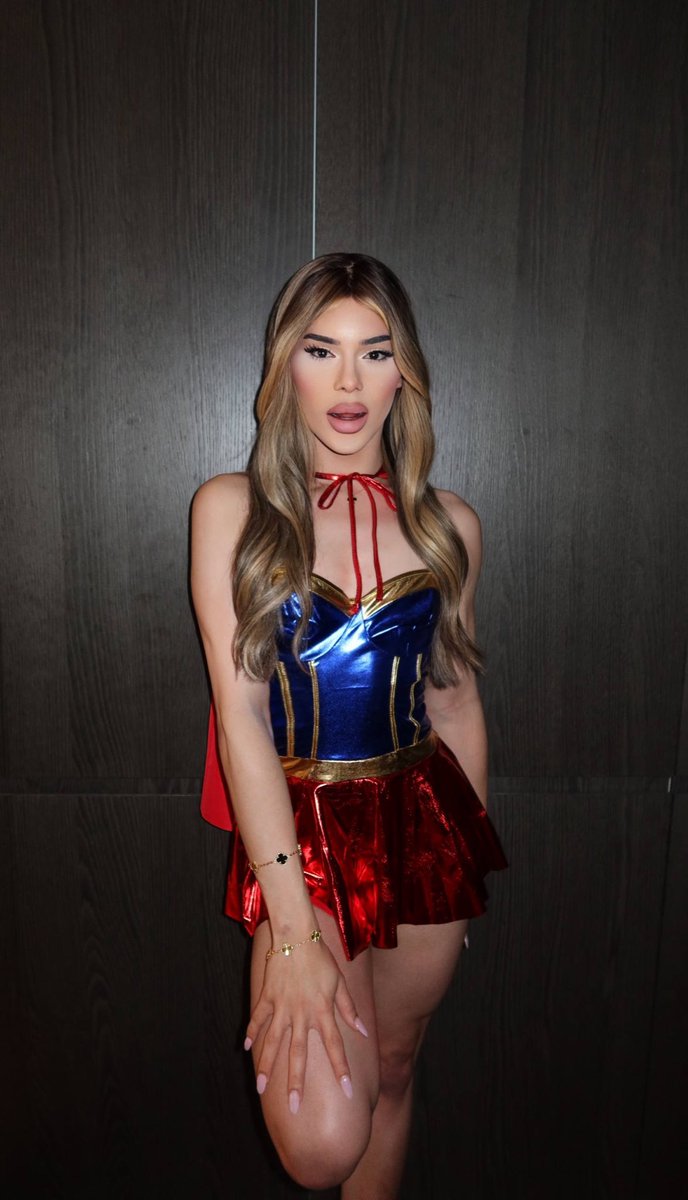 LucyVellani's tweet photo. Am I your supergirl? 😈❤️ https://t.co/5w0sPhHvq3
