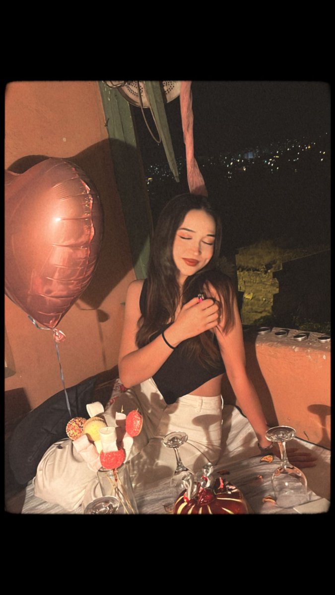 Yine günlerden son yaz , yine yaşım çocuk..