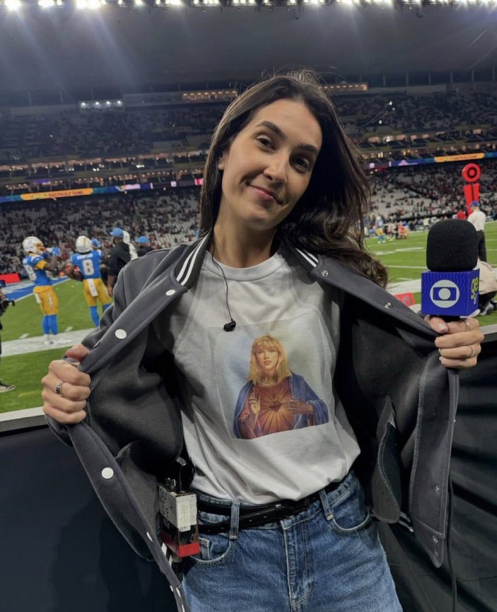 meioindep's tweet image. 🚨NOJENTO: Apresentadora da GE TV, da Globo, zomba dos católicos e ridiculariza Sagrado Coração de Jesus em camiseta