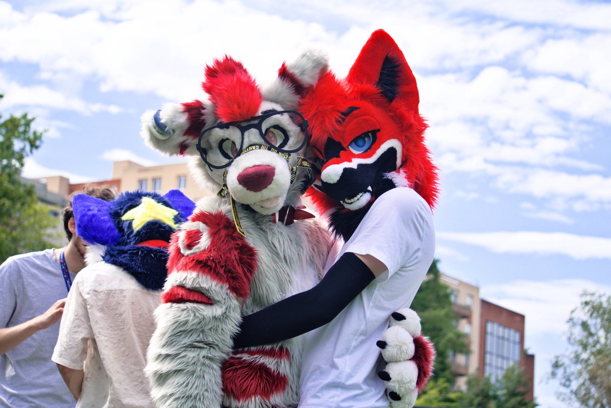 Sending hugs in your timeline <3 

with <a href="/PeppermintWolfy/">Peppermint Spice 🇨🇵 FBL - NFC USA 2026</a>