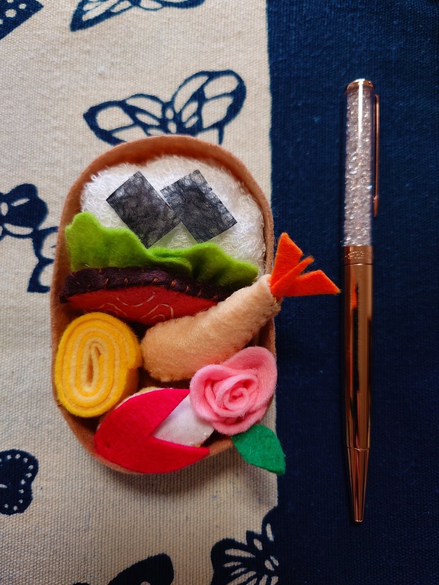 ’
小さいお弁当作ったよ😂
　
　　　　　𓂃 𓈒𓏸𑁍
                                                                                 .