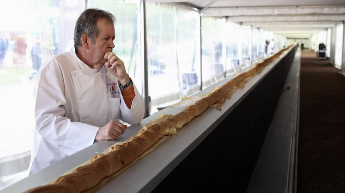 the people of france right now . only baguette . senmd beguette