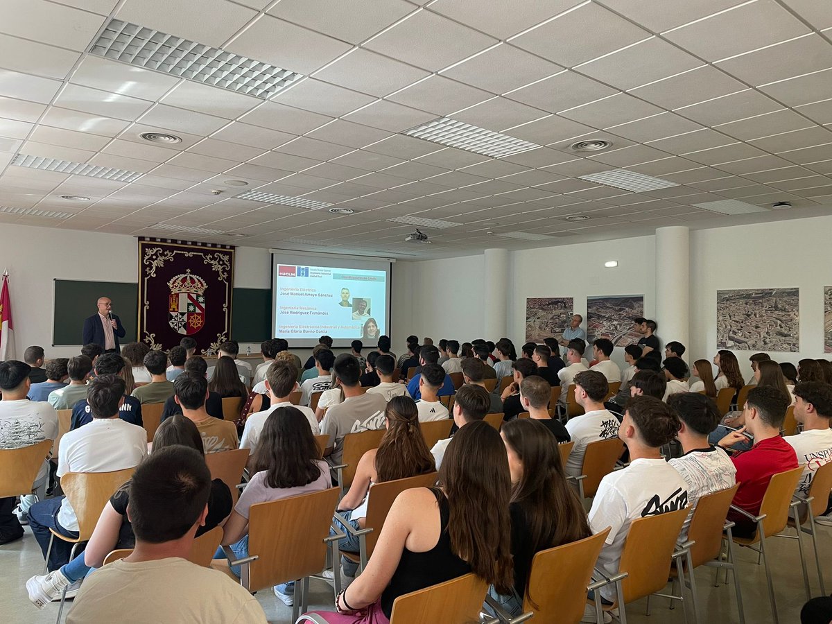 @matematicasUCLM (@matematicasuclm) on Twitter photo Jornada de bienvenida de los estudiantes de primero del grado de Matemáticas; explicación por parte del director de la <a href="/IndustrialesCR/">ETS Ingeniería Industrial CR</a>,<a href="/uclm_es/">Universidad de Castilla-La Mancha</a> subdirectores, coordinador del grado, Prof. Dr. Pablo Pedregal, delegados, representantes de <a href="/ANEM_mat/">Asociación Nacional de Estudiantes de Matemáticas</a> y de la liga matemática. Jornada de bienvenida de los estudiantes de primero del grado de Matemáticas; explicación por parte del director de la <a href="/IndustrialesCR/">ETS Ingeniería Industrial CR</a>,<a href="/uclm_es/">Universidad de Castilla-La Mancha</a> subdirectores, coordinador del grado, Prof. Dr. Pablo Pedregal, delegados, representantes de <a href="/ANEM_mat/">Asociación Nacional de Estudiantes de Matemáticas</a> y de la liga matemática.