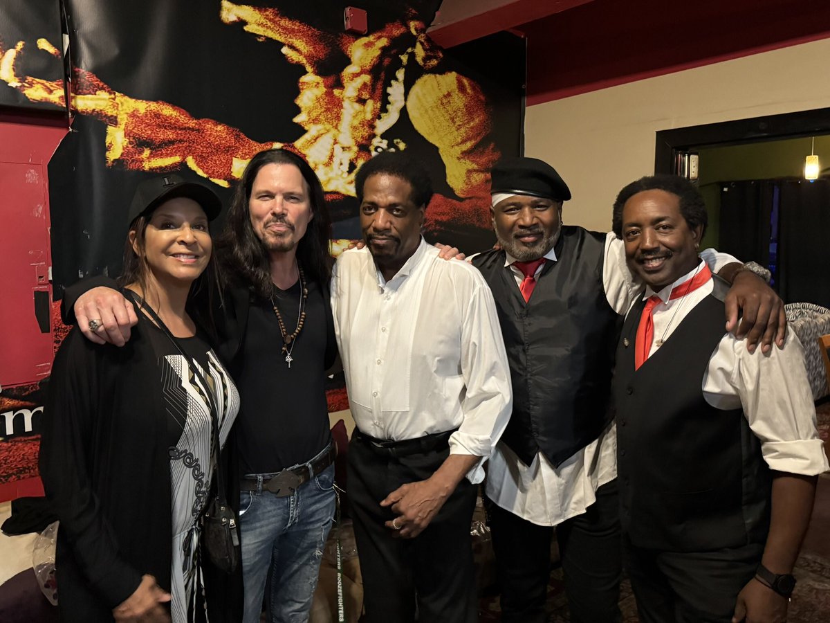 busboys's tweet photo. BusBoys with Untouchables show this past Saturday September 6 at The Canyon Club was amazing! Ask anyone who was there. Special Guest Kennith brought the house to it’s feet. BusBoys and UT joined together for an encore featuring MC/Actor JO’NEAL. There: Superstar TV personality Christine Devine and Rock Star husband Sean McNabb, King’s X dUg Pinnick, Victor Orlando and KARLA. Wild night, onto the next adventure!  #busboys #untouchables #rocknroll #celebritynews #canyonclubagourahills