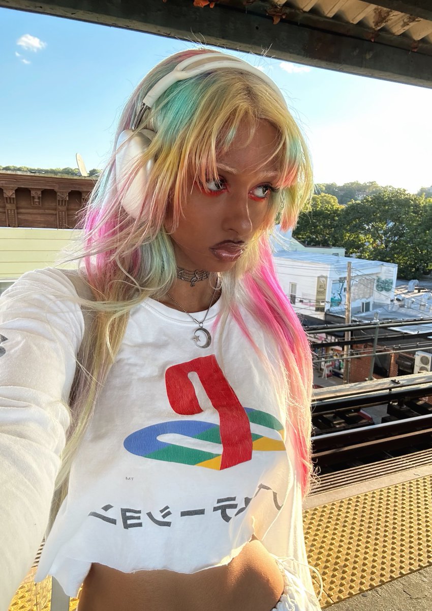 ✩⋆.ೃ࿔°𝄞 سماء °｡✫彡♪𓇢𓆸 (@skyicidal) on Twitter photo 