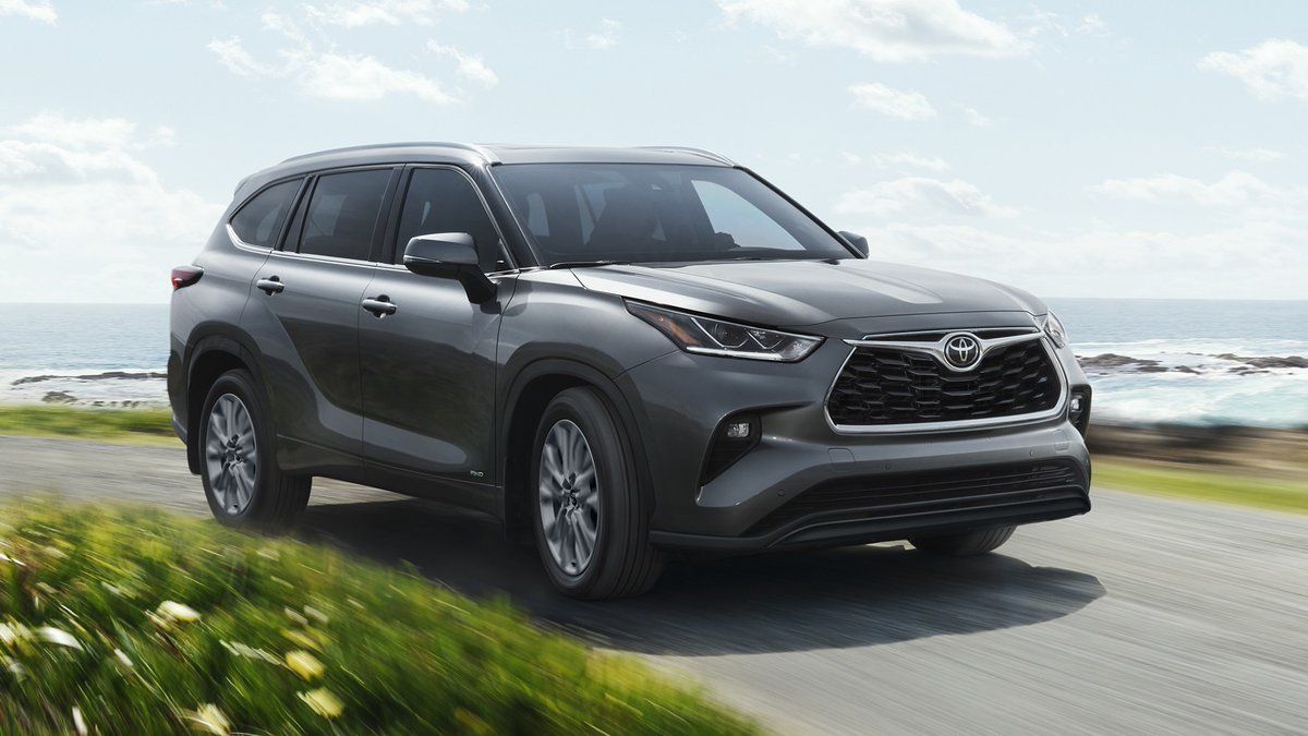 Toyota has announced a change for the 2026 Highlander: All-wheel drive is now standard for all seven grades– four gas and three hybrid.

READ MORE: motorweek.org/this-just-in/2…