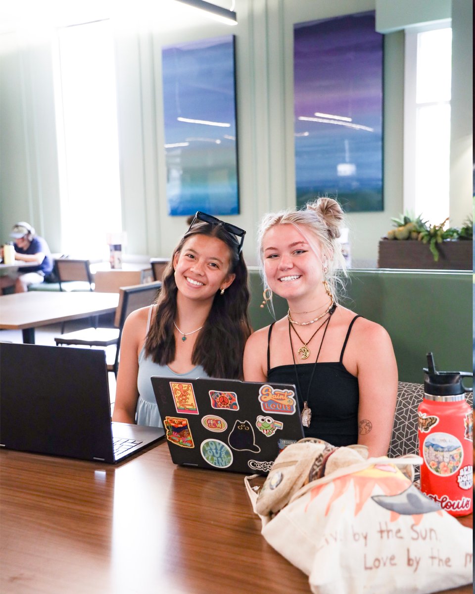 uazunions's tweet image. ๐ Snack smart while you study! Whether itโs fresh & healthy eats at the Global Center or dedicated gluten-free meals at Core+, your brain food is ready. ๐ 
#CampusFuel #StudySnacks #EatOnCampus