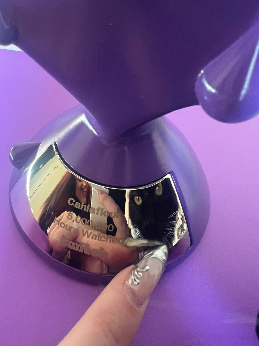 Cahlaflour tweet media