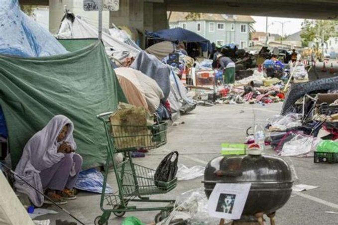 SonPolemicas's tweet photo. Los 20 millones de drogadictos que viven en las calles de Estados Unidos son culpa de Venezuela?
Son culpa de Maduro?
Ni un gramo de droga han podido vincular con Maduro o con Venezuela
Quienes inundaron de drogas las calles de Florida y otros Estados fueron el cuñado y la hermana de Marco Rubio, eso es verificable.
