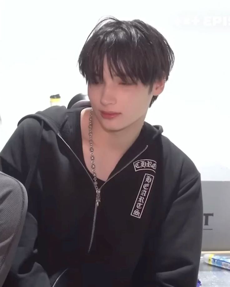 huedrangea's tweet photo. forty one winks kai i never stop thinking abt u https://t.co/vU9TUDAZeg