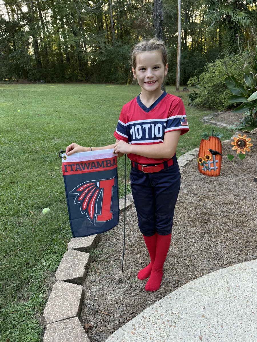 AprilGrantham8's tweet photo. Layke was excited to get her little Indian box from @LetsGoICC @LetsGoICC_SB @HRgrantham5 biggest supporter https://t.co/r2ZrUiG4Ku