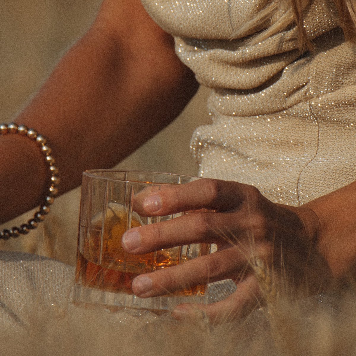 A little sunshine in your glass, a little fire in your week.
#MondayMotivation #GoldenHour #farmtobottle