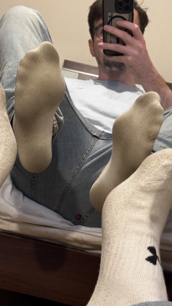 NeSocks's tweet image. 2 pairs of rank socks. Had the Sk8erboys on a week and the second pair for two. RT if you wanna see the vid