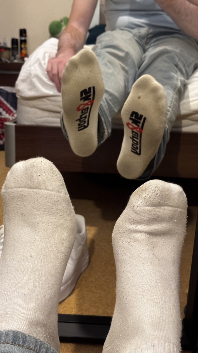 NeSocks's tweet image. 2 pairs of rank socks. Had the Sk8erboys on a week and the second pair for two. RT if you wanna see the vid
