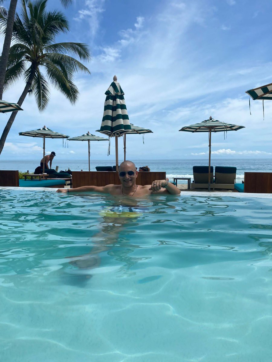 Guy___David's tweet photo. Samui https://t.co/3l5wK9L7kw