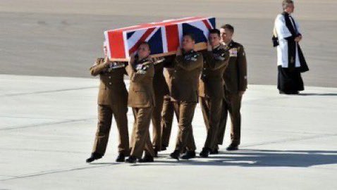 150G512XD's tweet image. Lee’s repatriation and funeral. Lee’s wife Samantha, was seven months pregnant at the time of his funeral, he never got to meet the daughter he dreamt of having 😢💔

Thank you for your service Lee ❤️

Lest we forget 🇬🇧