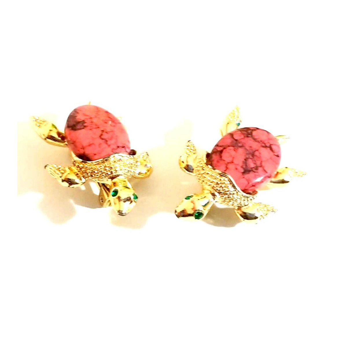 JunkYardBlonde's tweet photo. Vintage Turtle Brooch With Pink agate signed https://t.co/EY8YDLZW6G #Etsy #JunkYardBlonde #TurtleBrooch https://t.co/0goVEjr3OW