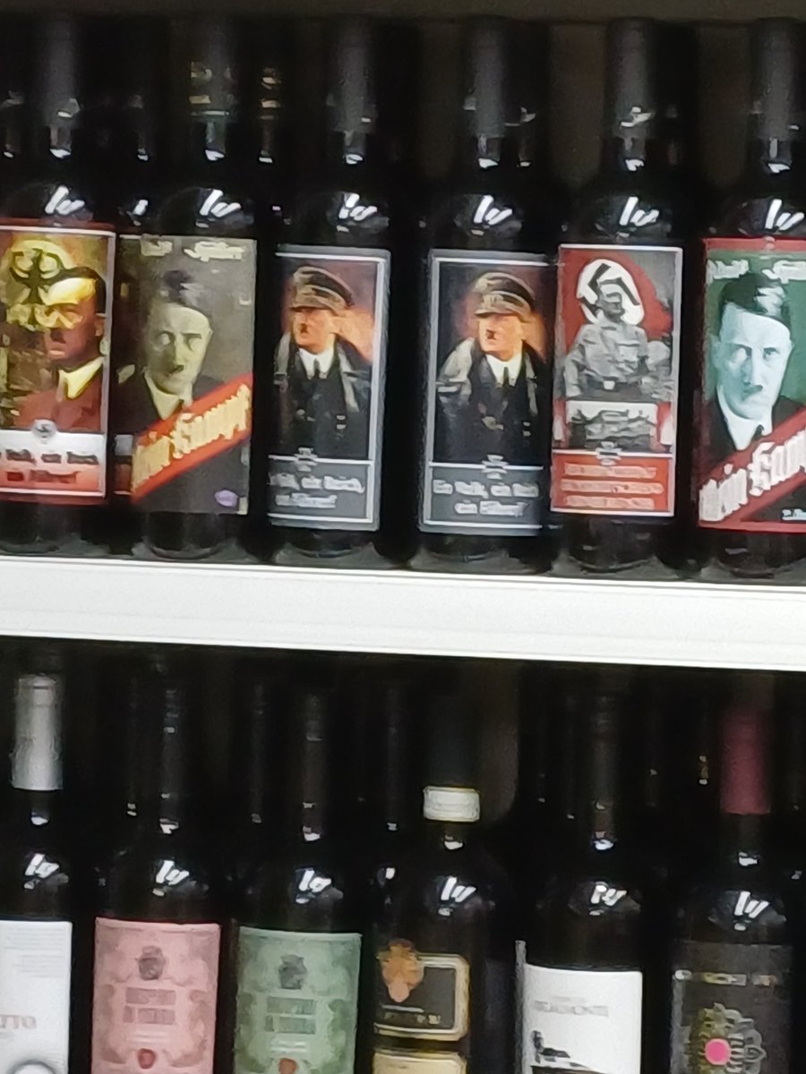 Roskilde73's tweet photo. @quitte74 Er i den lokale vinbiks i Italien og prøver at finde den helt rigtige vin til en romantisk middag https://t.co/yJXS3SB0Hr