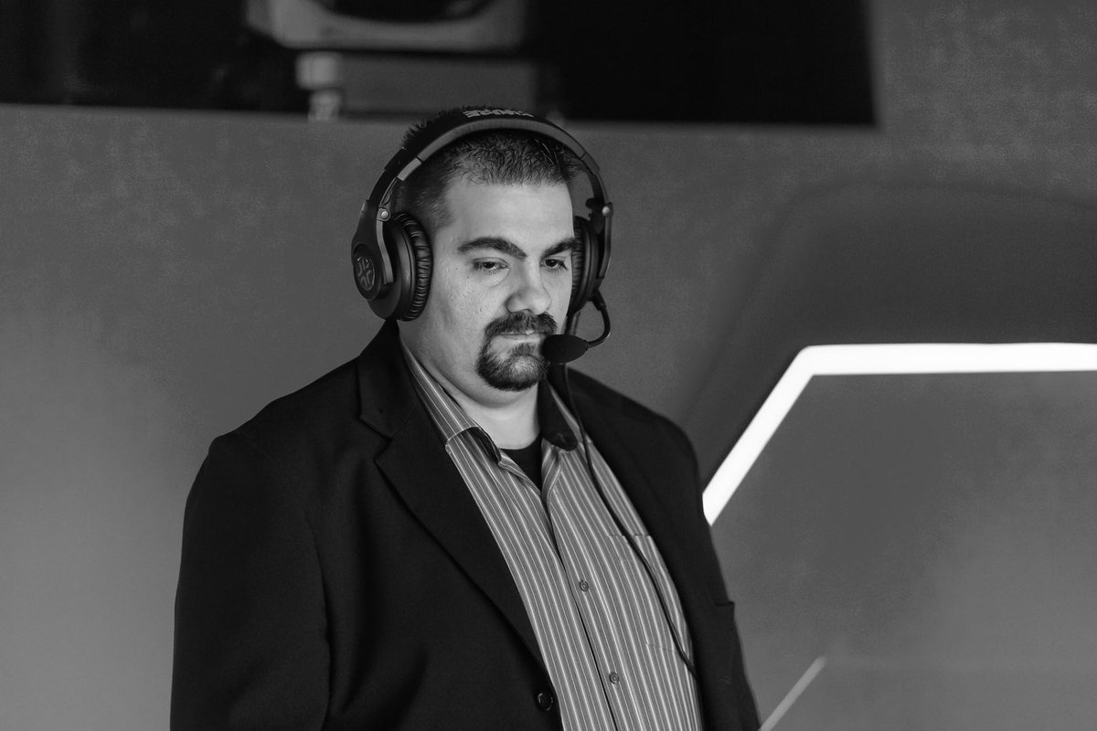 valesportsbr's tweet photo. Hoje, com muito pesar, nos despedimos de Carlos "CeV" Picinato.

Técnico da @paiNGamingBR no início do cenário competitivo do VALORANT, ele deixou sua marca como profissional e principalmente como pessoa em todos que o conheceram.

Desejamos muita força a toda sua família e entes queridos nesse momento tão difícil e guardaremos com carinho todas as memórias.

Descanse em paz, CeV 🖤