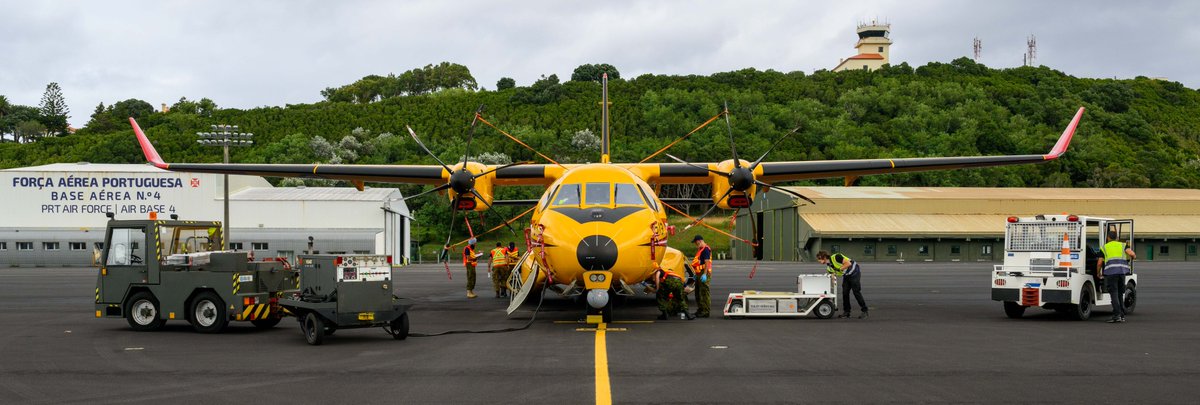 RCAFOperations's tweet photo. A CC-295 Kingfisher from #413Sqn, 14 Wing, is in the Azores participating in #ASAREX25.

This multinational exercise strengthens partnerships and hones search and rescue skills over the Atlantic Ocean. 🇨🇦🤝🇵🇹

#RCAF #SAR

📷MCpl Simon Arcand https://t.co/DM3WP9TzTk