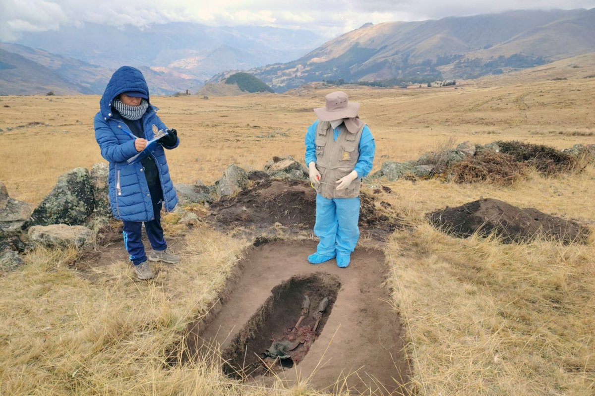 #AYACUCHO | Fiscalía de DD. HH. recuperó restos óseos de 3 víctimas de la m4s4cre del 29/10/1984 en Ccarhuacc (Huanta), donde la Marina y comités de autodefensa ejecutaron a 7 personas. Fueron hallados en Tambo, La Mar. Serán identificados en laboratorio forense.