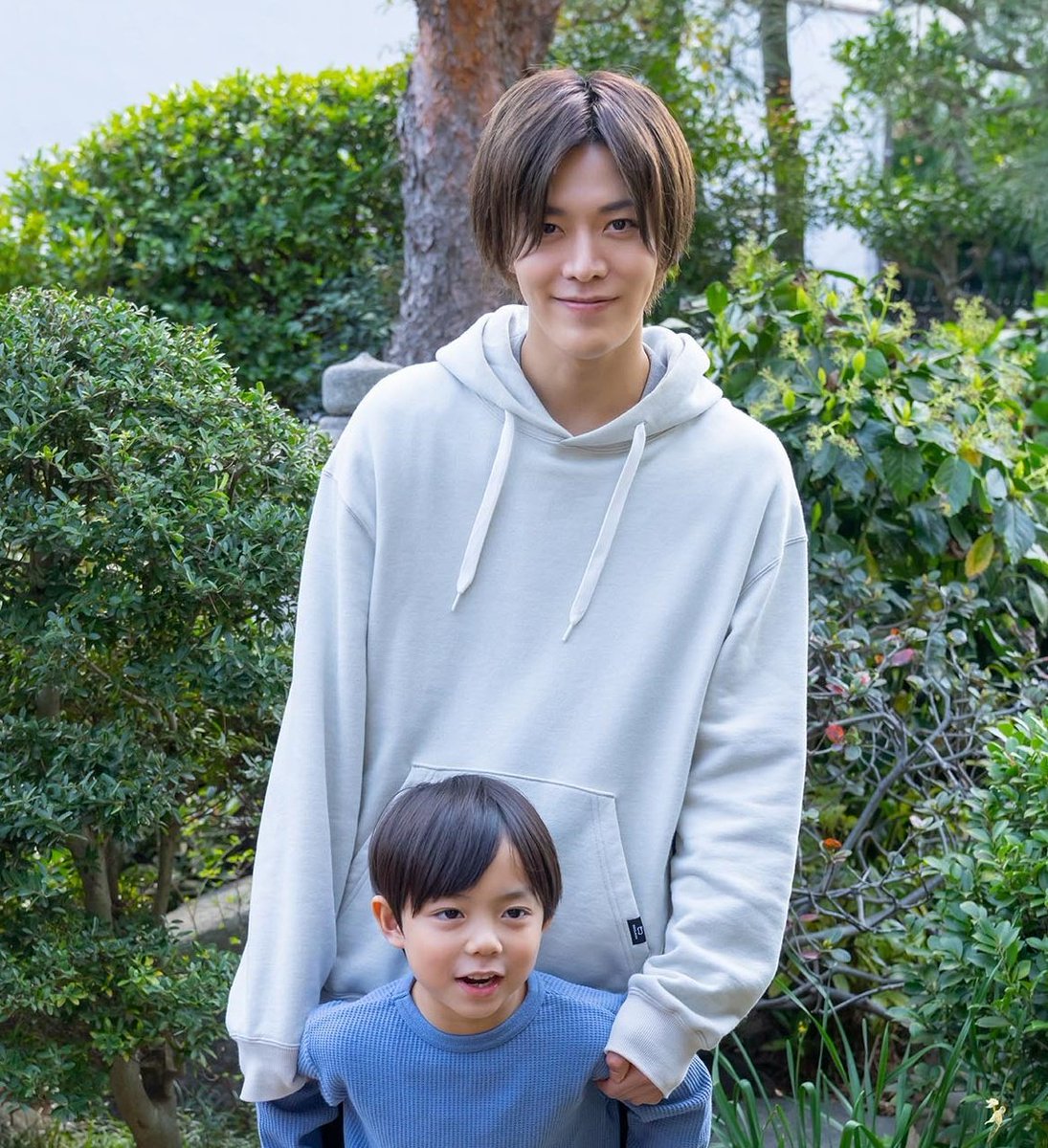 The makers really found a child actor resembling him. So cute 😭🥹🥹