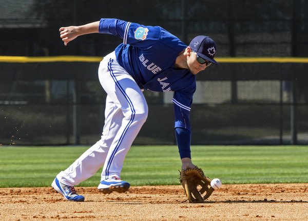 Machine short hop progressions using the <a href="/Sports_Attack/">SportsAttack</a> Junior hack. 
These can also be done without a machine.  ⬇️🧵