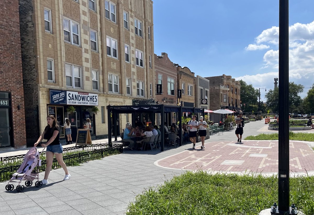 We ended our fund drive in July, but we still need another $43K+ so we can keep advocating for people-friendly streets in 2026. We'd be grateful for tips on possible major contributors or grants. 
chi.streetsblog.org/2025/07/16/tha…

Thanks a lot to recent donors!
Tom B.
Tasnim T...
(1/2)