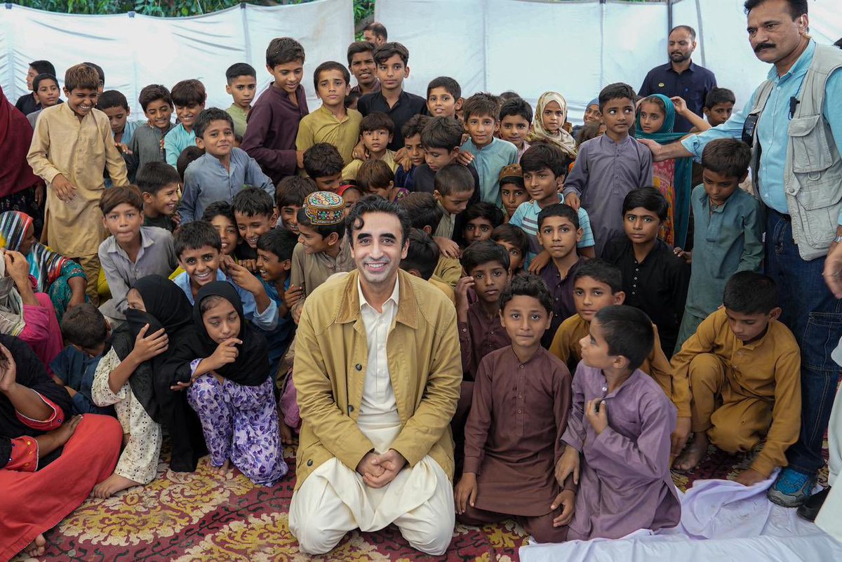 NahiyoonAy23000's tweet photo. "Whether it's a difficult time or a time of trial, my leadership stands by the people... 🇱🇾" @BBhuttoZardari
#HelpFloodVictims #BBZWithFloodVictims https://t.co/bDRcAwLmi4