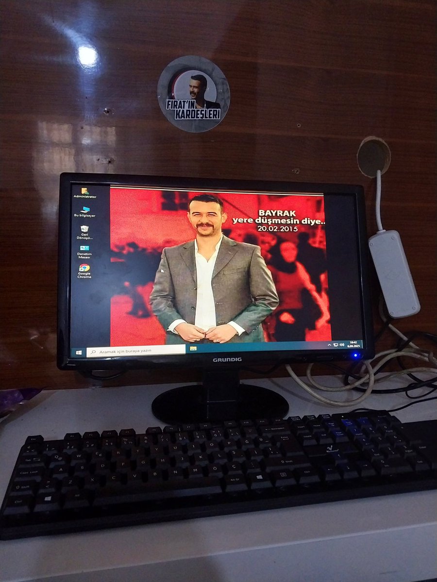 Ankara’da yaşayan Türkmen kızımız İsra’nın bilgisayarını mütevazi imkanlarımızla temin  etik. 

Türk yurdunda, Türk çocuklarının yanında olmaya devam edeceğiz.