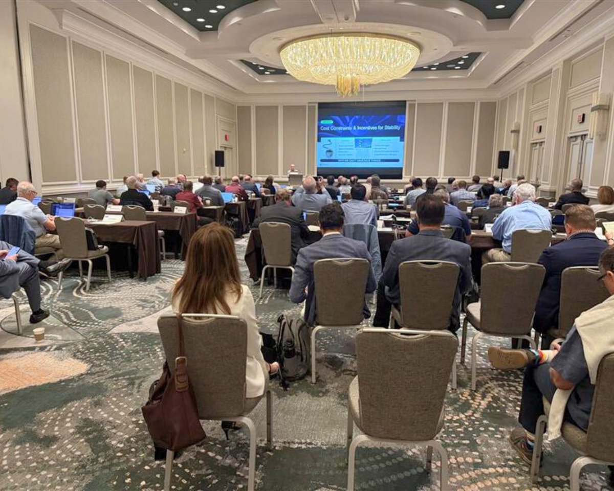 DDNintelligence's tweet photo. Reston showed up for the HPC User Forum! 👏 

Hosted by Hyperion Research, the event spotlighted how HPC and AI are advancing from data center buildouts to real applications. 

DDN’s James McKenna, Ryan DeLone, Chris Harrison, Matt Flynn, and Rich Arena connected with leaders and researchers to share AI Infrastructure strategies that drive performance and scale.
