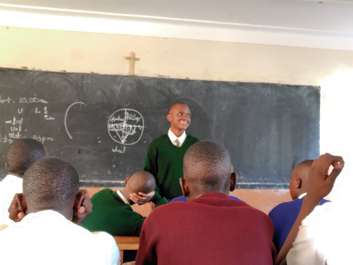 LEADERSHIP: 0ur team set the pace for <a href="/stbalikudembe/">stbalikudembe</a> SS Kisoga 's week long leaders training #SAY led by <a href="/PawuloSsenyonga/">Paul Ssenyonga</a> gave a key note speech on essential leadership skills.
The leadership training will be ongoing for the entire week.
"Great schools invest in students."