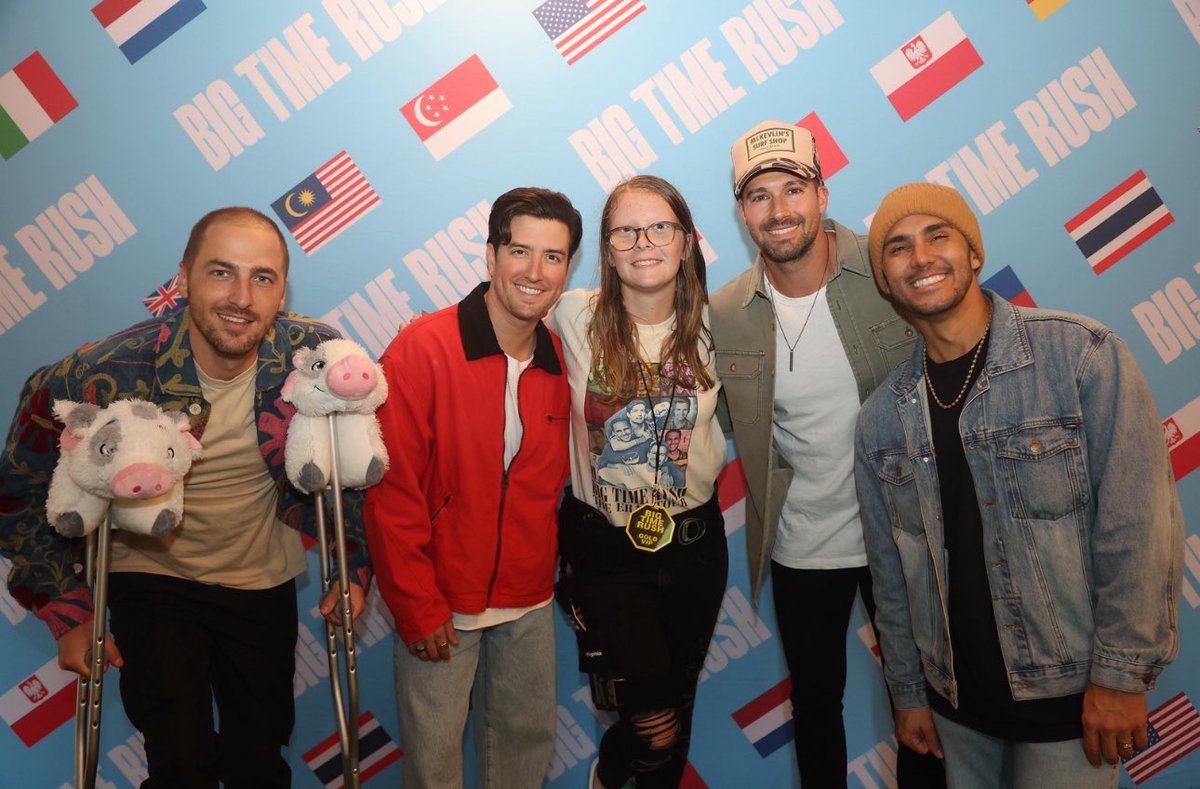 so i forgot to post yesterday buttttt it’s officially been 1 year since i met btr for the first time!!