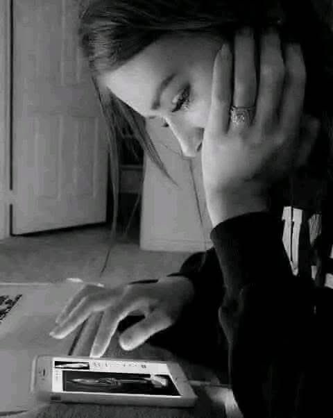 أكرم نفسك بالتغاضي، تجوَّد عليك بالتعافي فما كلَّ حدث يستلزم الإنتباه.