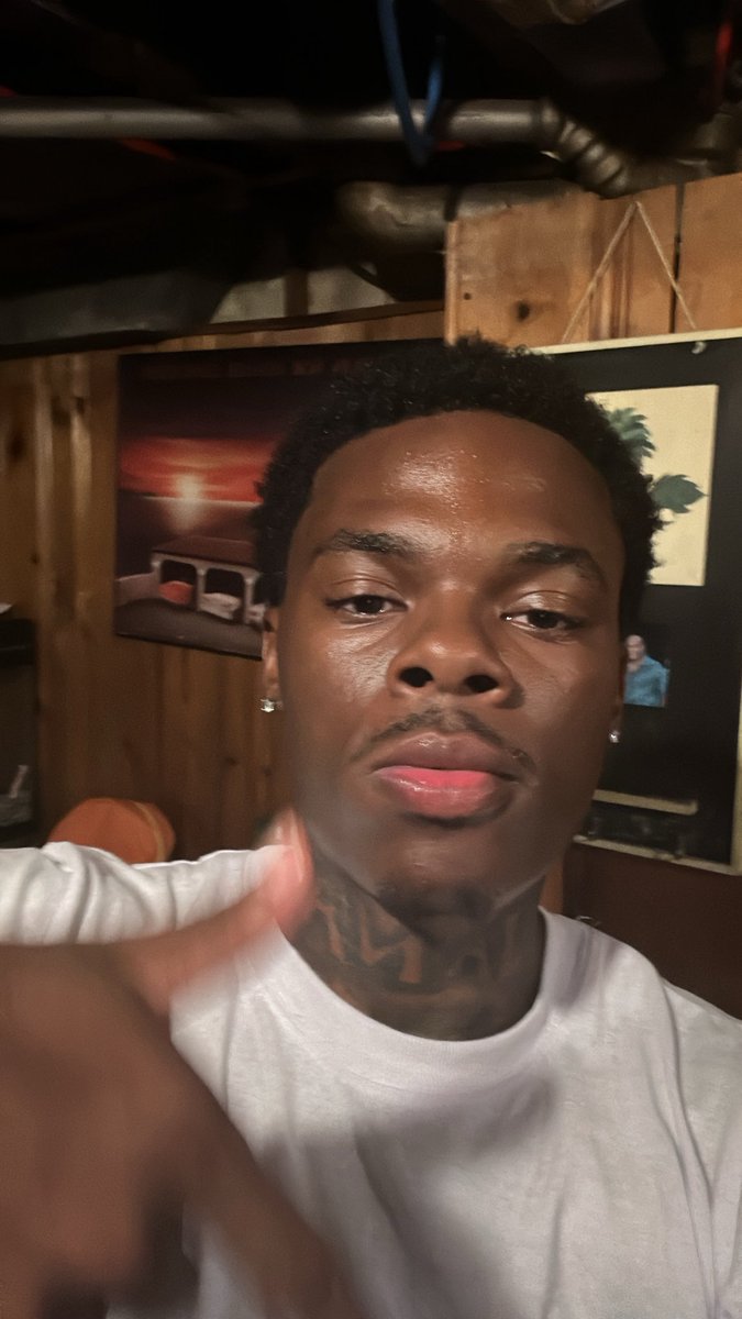 Laybechillin's tweet photo. nfs? https://t.co/7GGWNJEcxg