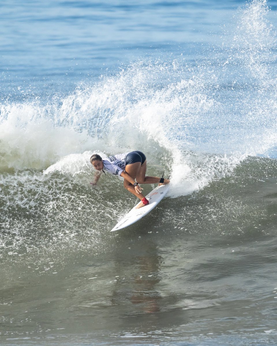 ¡SÓLIDA ESTELA! 🏄‍♀️🌊

La surfista Estela López 🇨🇱accedió a la tercera ronda del Mundial de El Salvador 🇸🇻, tras ganar su heat con autoridad (13.3 puntos).

Estela fue la única nacional que avanzó directamente a la tercera fase del evento principal, ya que sus compañeros no