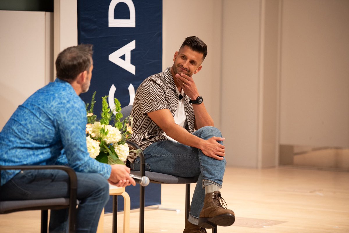 melanietc's tweet photo. Too many nuggets of wisdom were shared from @SahilBloom at #YOUniversity last week to post them all, but it’s safe to say our @cadredc community was very grateful for his wisdom. THANK YOU! 🙏🏻 Photos now posted on FB here: https://t.co/4wDzjlGxn8 https://t.co/YzK8FdfbKr