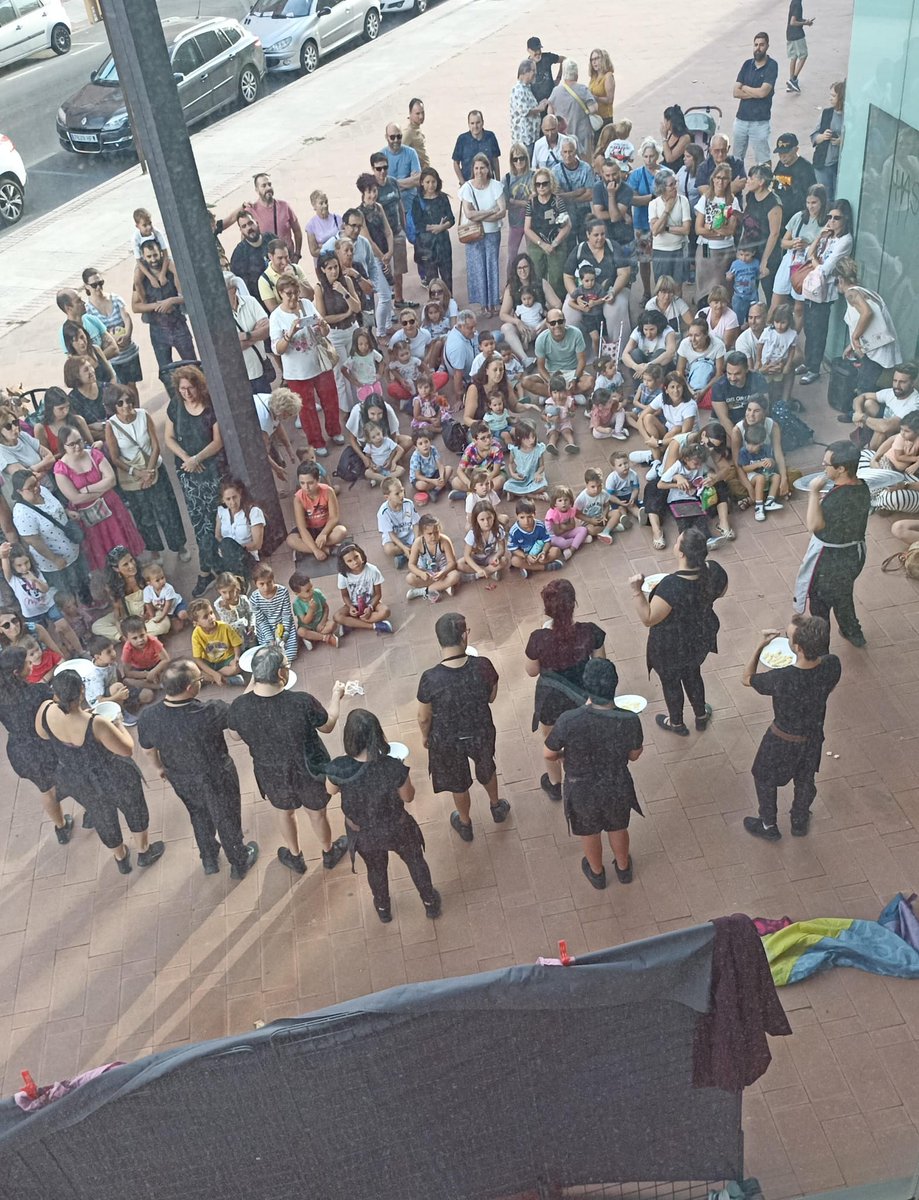 alcorconcultura's tweet photo. Actividades de la Asociación la Riibota y #amasescena esta tarde con gran éxito de participación
#fiestasalcorcón2025 https://t.co/0uGaHIdvol