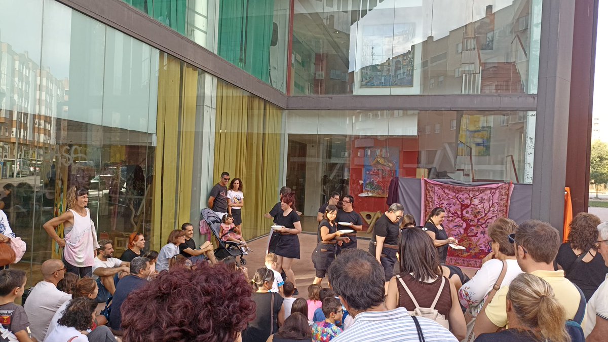 alcorconcultura's tweet photo. Actividades de la Asociación la Riibota y #amasescena esta tarde con gran éxito de participación
#fiestasalcorcón2025 https://t.co/0uGaHIdvol