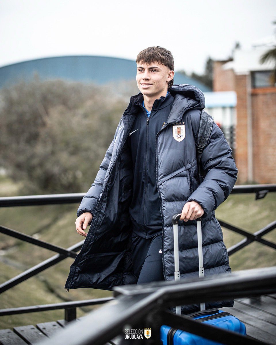 Uruguay's tweet photo. ¿Quién es Pablo Alcoba? Él, el pibe de Albion y la 𝘀𝘂𝗯-𝟭𝟴 de la Selección 🔎 https://t.co/6QJwPAEsSK