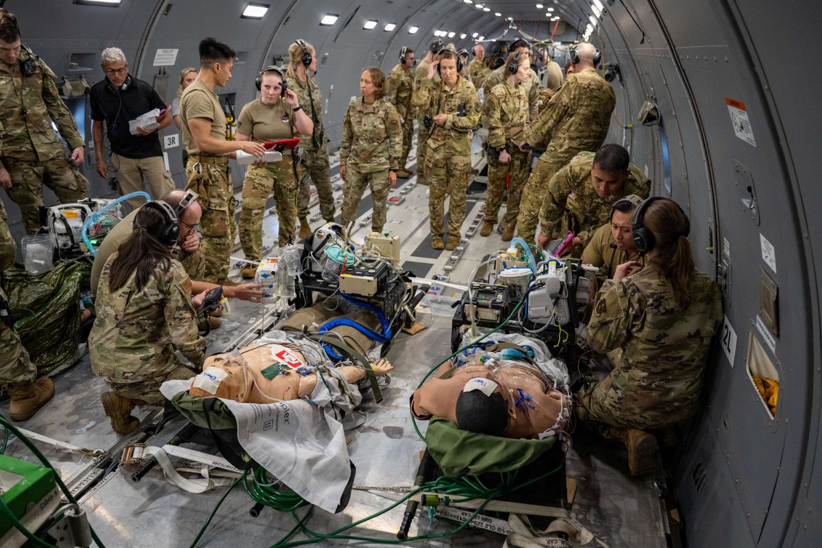 AETCommand's tweet image. The KC-46 Pegasus recently flexed its wings at Kelly Field shifting from refueling ops to patient transport in the #VaporTrails exercise. Training matters.  ow.ly/XLor50WSjeG
Training = Readiness 💪 Readiness = Lives saved