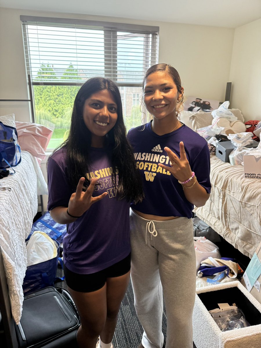Washington Softball tweet media