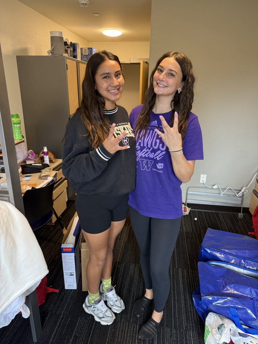 Washington Softball tweet media