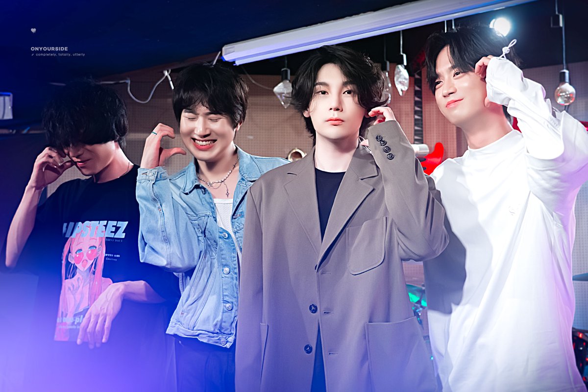 250906
#HeMeets #히미츠 #우주정거장 맥주콘
#오샘 #정다운 #김성하 #오승규
이얼산 해도 아니 이치니산 말해도
나는 몰라 0과 1과 너 아니면 🥰