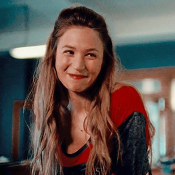Wayhaught4lifer's tweet photo. Happy birthday Waverly Earp #WynonnaEarp #wayhaught #waverlyearp #Tubi https://t.co/W1MlF0NorX