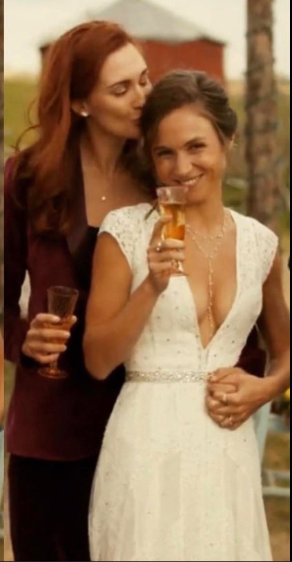 Wayhaught4lifer's tweet photo. Happy birthday Waverly Earp #WynonnaEarp #wayhaught #waverlyearp #Tubi https://t.co/W1MlF0NorX