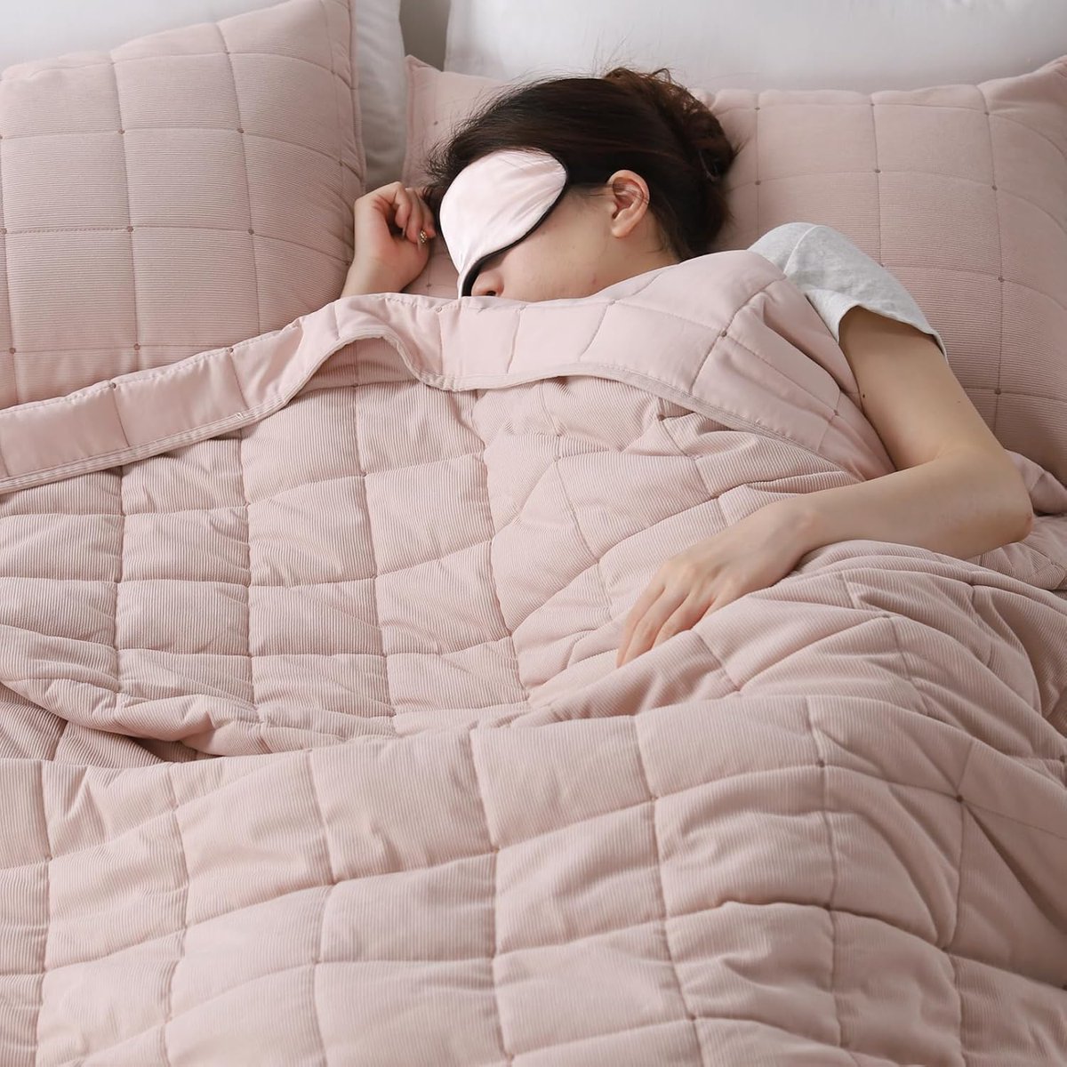 Kasentex's tweet photo. Caught in the act… of the best nap ever 😴
#MondayMotivation #MondayVibes #MondayMorning #mondaythoughts #BedroomReps #bedroomvibes #GoodMonday #mondaymood #bedtime #bluerising #blueaesthetic #homegirl #MondayBlogs #sleepwellbiboo #sleeping #Goodnighteveryone #pinky #bedpost https://t.co/gjYLkRtDuC